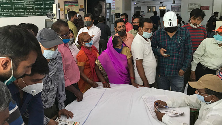 Ινδία: Νέο αρνητικό ρεκόρ με 332.730 κρούσματα κορωνοϊού