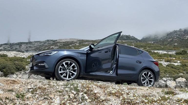 Σε πραγματικές συνθήκες κάνει 50 χλμ. με ηλεκτρική ενέργεια.