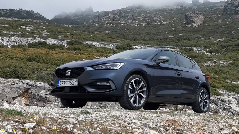 Με το Plug-in Hybrid μπορείς να ταξιδέψεις πιο μακριά χάρη στις ευέλικτες επιλογές φόρτισης.