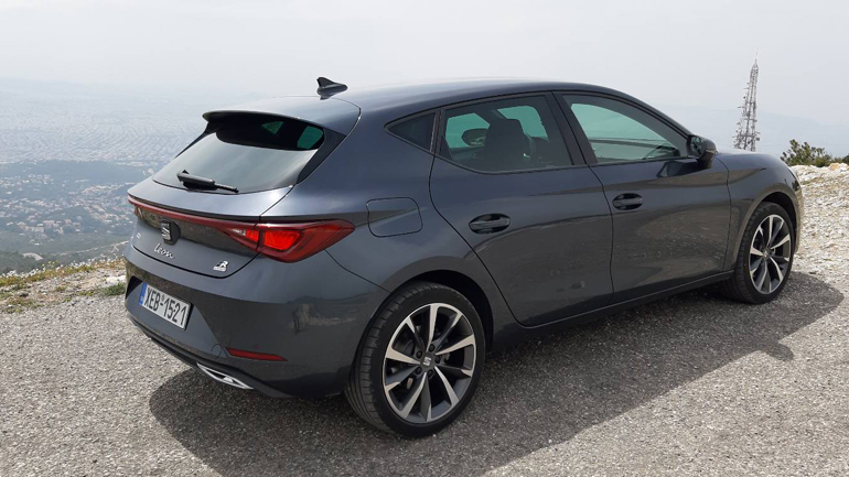 Σπορτίφ, δυναμικό και με κομψές γραμμές.