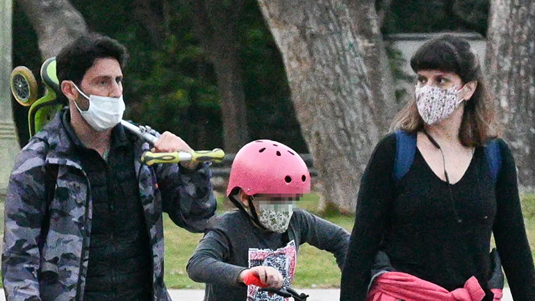 Ο Λευτέρης Ελευθερίου εξηγεί τον λόγο που έστειλε εξώδικο στα media για τα παιδιά του