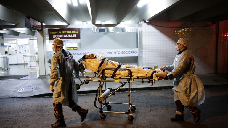 Covid-19: Nεότεροι Βραζιλιάνοι πλήττονται ολοένα και περισσότερο