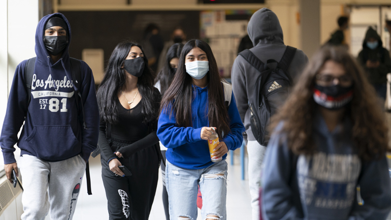 Καραϊβική: Έκλεισαν τα σχολεία στις Αμερικανικές Παρθένες Νήσους λόγω δυσοσμίας από διυλιστήριο