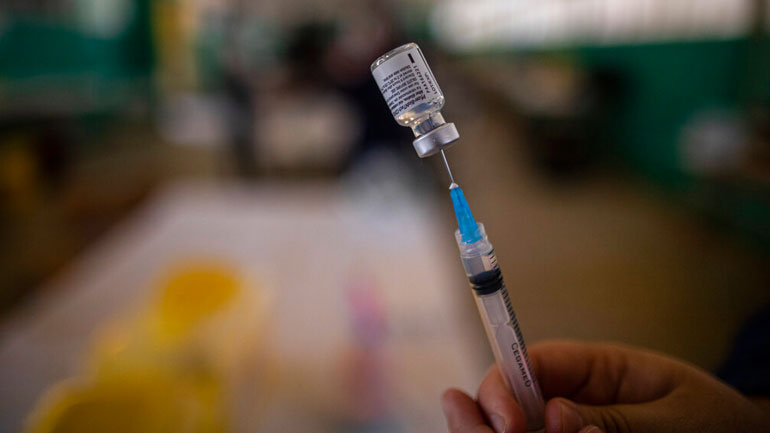 Χιλή: Το εμβόλιο της AstraZeneca θα χορηγείται μόνο σε άνδρες