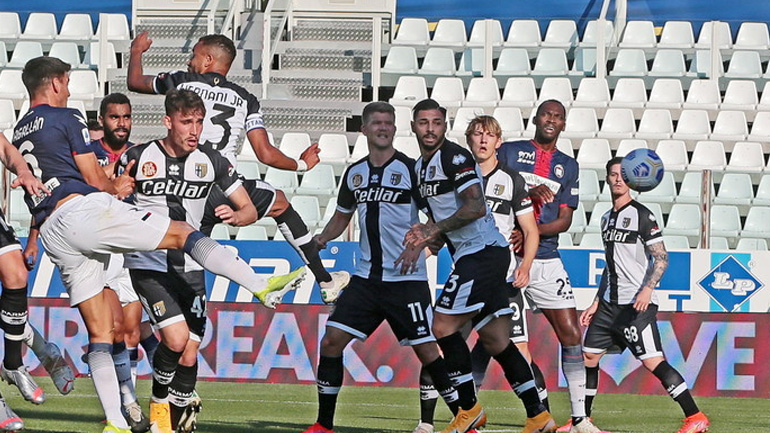 Ιταλία: Η Κροτόνε τράβηξε στη Serie B την Πάρμα