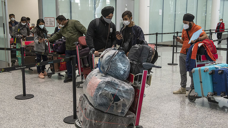 Η Γερμανία περιορίζει τις αφίξεις ταξιδιωτών από την Ινδία λόγω Covid-19