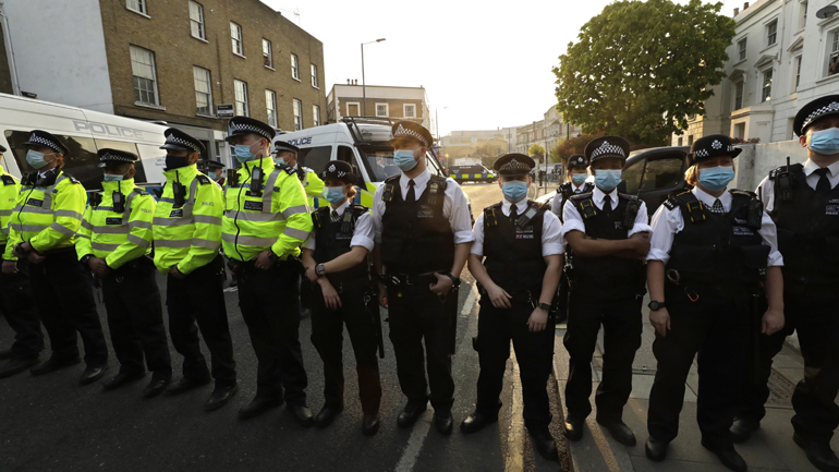 Λονδίνο: Πέντε συλλήψεις σε διαδήλωση κατά των περιοριστικών μέτρων