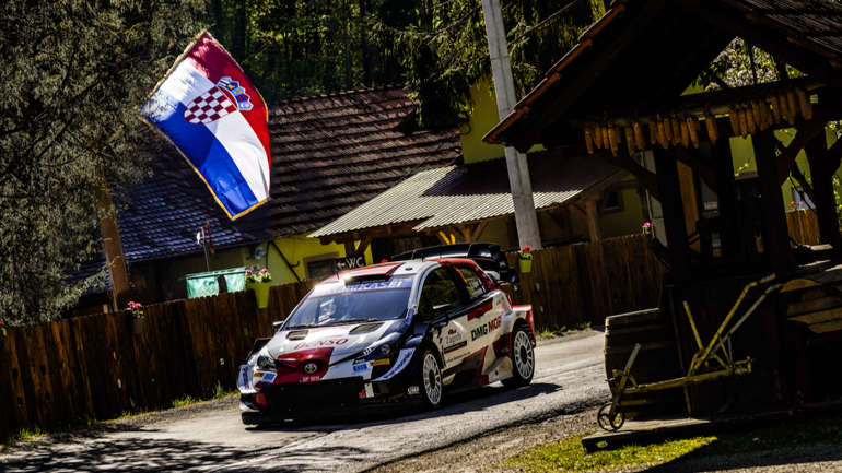 Ο Ogier τράκαρε με Ι.Χ. αυτοκίνητο!