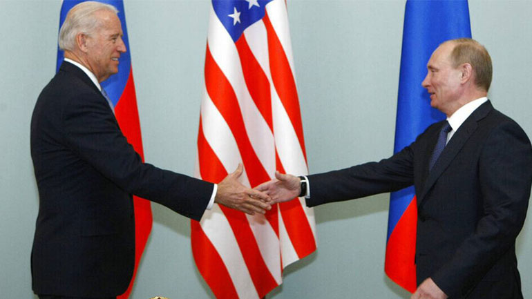 Κρεμλίνο: To καλοκαίρι η συνάντηση Πούτιν-Μπάιντεν