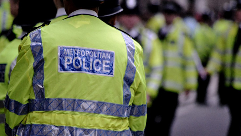 Πυροβολισμοί κοντά σε κολλέγιο στο Σάσεξ της Βρετανίας – Δυο τραυματίες – Συνελήφθη ο δράστης