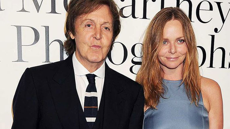 Ο Paul McCartney φόρεσε μπλούζα που σχεδίασε η κόρη του Stella McCartney για καλό σκοπό Ο Paul McCartney φόρεσε μπλούζα που σχεδίασε η κόρη του Stella McCartney για καλό σκοπό