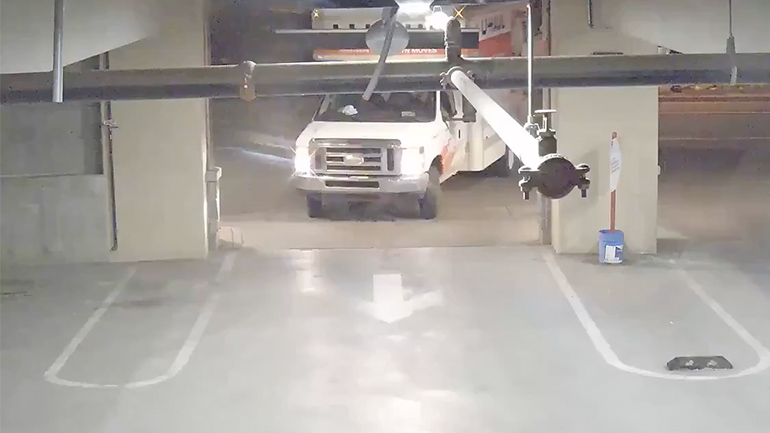 Van vs υπόγειος χώρος στάθμευσης