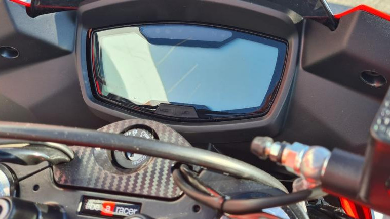 Νέα ψηφιακά όργανα με σύστημα συνδεσιμότητας.