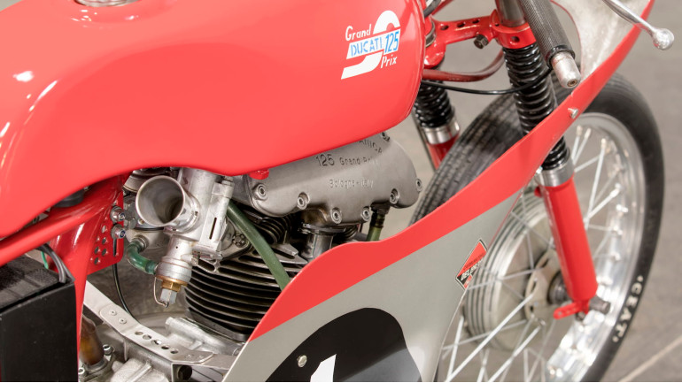 Εργοστασιακός κινητήρας με δεσμοδρομικό σύστημα βαλβίδων.