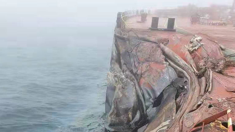 Kίνα: Διαρροή πετρελαίου προκάλεσε σύγκρουση πλοίων κοντά στο λιμάνι του Τσινγκντάο