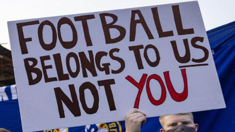 Στα γήπεδα ομάδες από καφενεία, πιτσαρίες και μπιραρίες