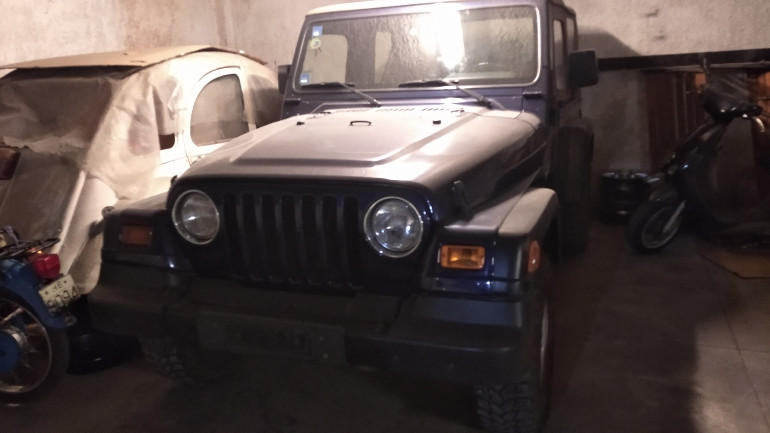 Το σκονισμένο Jeep Wrangler του...