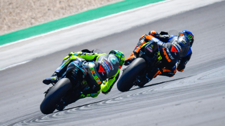 O Valentino Rossi παρέα με τον Luca Marini. Ίσως αγωνιστούν μαζί το 2022...