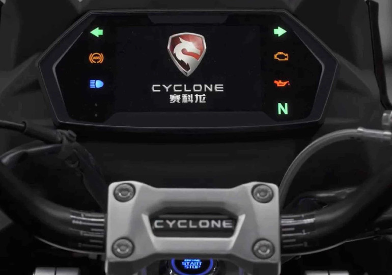 Σύγχρονα όργανα με TFT οθόνη και Keyless System.