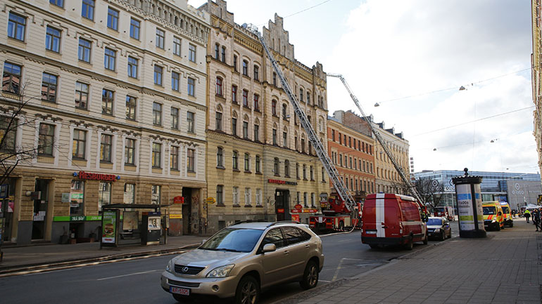 Λετονία: Οχτώ νεκροί και εννέα τραυματίες από πυρκαγιά σε «παράνομο» τουριστικό ξενώνα