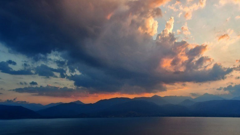 Αφρικανική σκόνη, ασθενείς τοπικές βροχές και άνοδος της θερμοκρασίας τη Μ. Πέμπτη