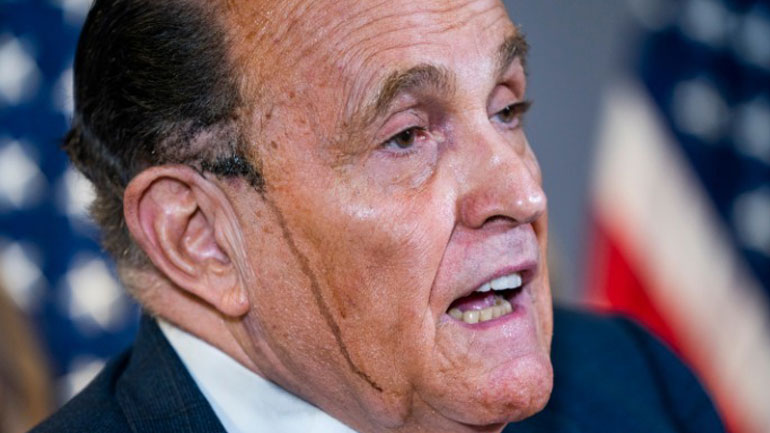 Έρευνα στο διαμέρισμα του Ρούντι Τζουλιάνι – Κατασχέθηκαν ηλεκτρονικοί υπολογιστές