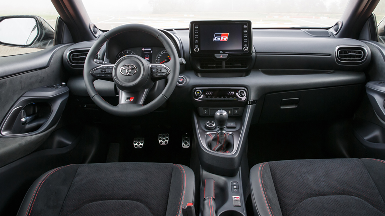 Εξελιγμένο από την αγωνιστική ομάδα της Toyota.