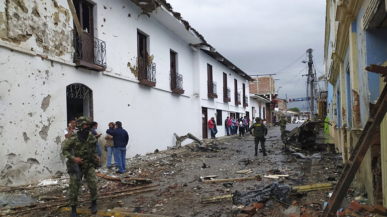 Μάχες στα σύνορα Βενεζουέλας – Κολομβίας: Σκοτώθηκαν ακόμη οκτώ στρατιωτικοί
