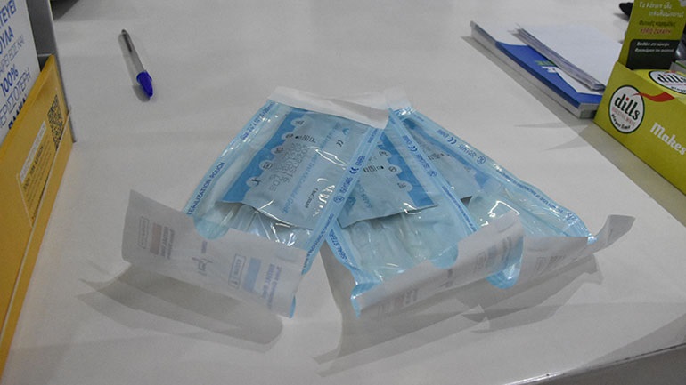 Μόνο κατά τις εργάσιμες ημέρες και ώρες η διάθεση των self tests από τα φαρμακεία