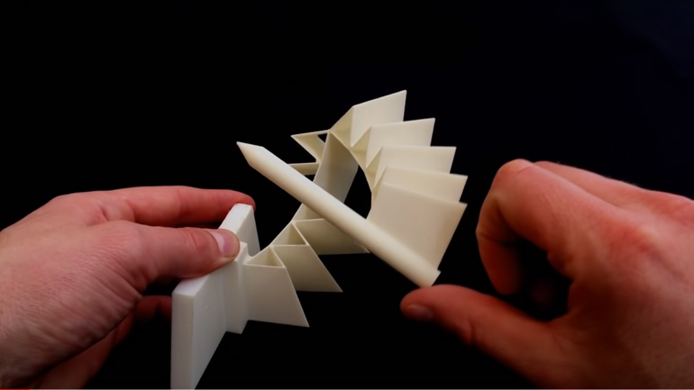 Τρισδιάστατα σχήματα περιστρέφονται γύρω από ένα σταθερό σημείο