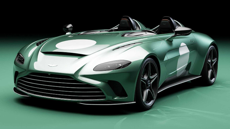 Η Aston Martin δίνει και κράνη στο ίδιο χρώμα με το αυτοκίνητο.