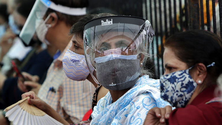 Ινδία: Έφτασαν στη χώρα οι πρώτες ποσότητες της αμερικανικής ιατρικής βοήθειας Ινδία: Έφτασαν στη χώρα οι πρώτες ποσότητες της αμερικανικής ιατρικής βοήθειας