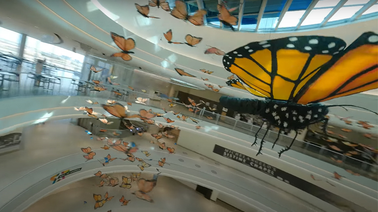 Drone πετά μέσα στο μεγαλύτερο mall της Αμερικής