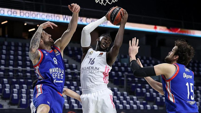 Ισοφάρισε τη σειρά η Ρεάλ, 82-76 την Εφές