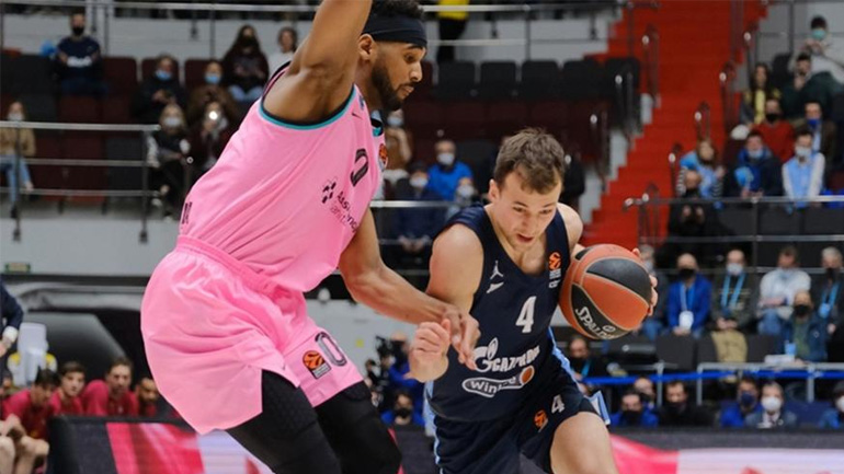 Ισοφάρισε η Ζενίτ, 74-61 τη Μπαρτσελόνα