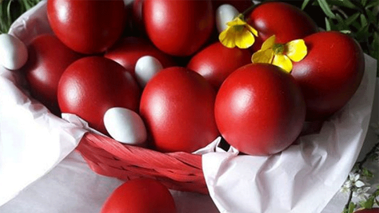 Κόκκινα αυγά, λαογραφία και παράδοση