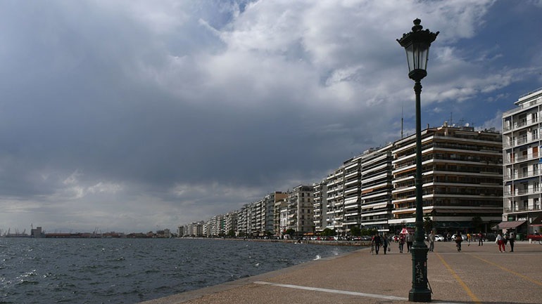 Συνεχής αποκλιμάκωση στη συγκέντρωση του SARS-CoV-2 στα λύματα της Θεσσαλονίκης