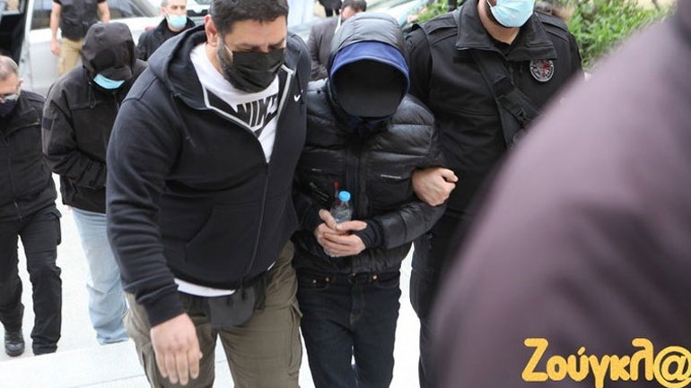 Απολογούνται σήμερα ο Μένιος Φουρθιώτης και οι συγκατηγορούμενοί του