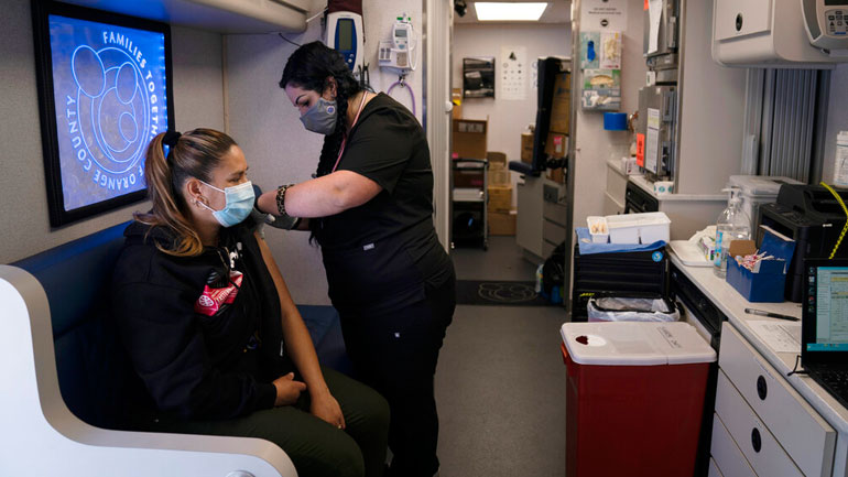 ΠΟΥ: Εγκρίθηκε η επείγουσα χρήση του εμβολίου της Moderna κατά της Covid-19