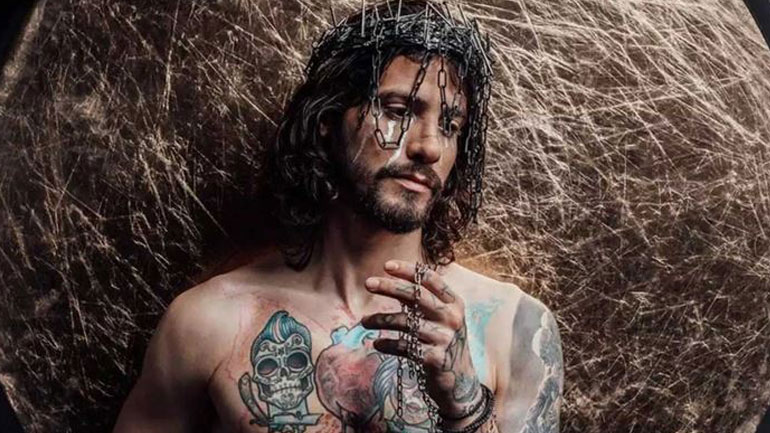 Αναστάσιος Ράμμος: Αντιδράσεις προκαλεί η φωτογράφιση που έκανε ως άλλος Ιησούς