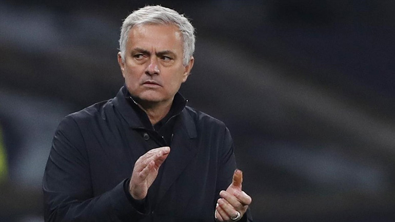 Μουρίνιο: «Είμαι σε διακοπές»