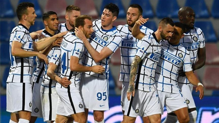 «Αγκαλιά» με τον τίτλο η Ίντερ, 2-0 την Κροτόνε