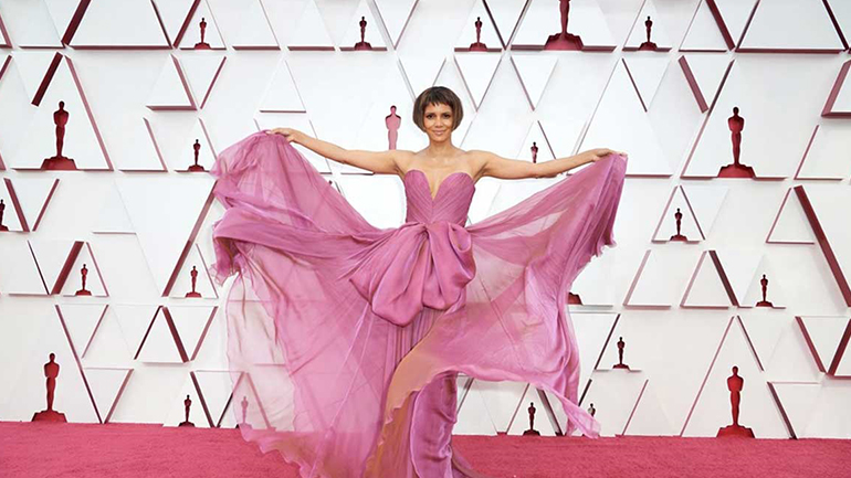 Halle Berry: H απάντησή της στα σχόλια για το κούρεμά της στα Όσκαρ