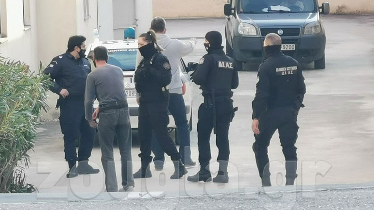 Την Τετάρτη απολογείται ο δράστης που κατηγορείται για τη δολοφονία υπαλλήλου του Κέντρου Υγείας Καλυβίων Την Τετάρτη απολογείται ο δράστης που κατηγορείται για τη δολοφονία υπαλλήλου του Κέντρου Υγείας Καλυβίων