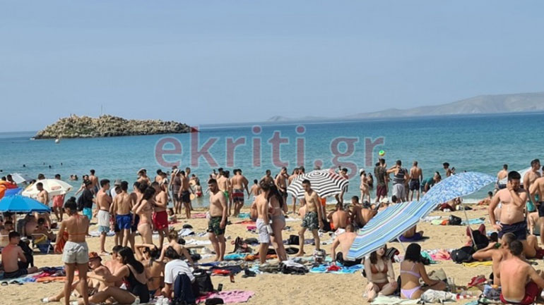 Ηράκλειο: Αγνόησαν καφέ και εστιατόρια και ξεχύθηκαν στις παραλίες