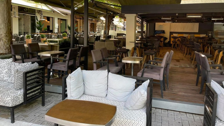 Όλα έτοιμα στις καφετέριες της Λάρισας για να υποδεχθούν τον κόσμο