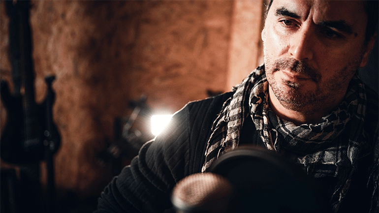 «Το αφιόνι» – Ένα νέο τραγούδι από τον Νίκο Μεργιαλή