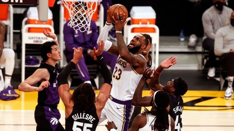 Χτύπησε ξανά ο Τζέιμς, αμφίβολος με Ντένβερ