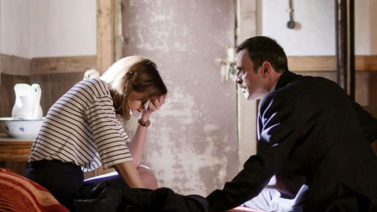 Άγριες Μέλισσες: Μια άγρια συμπλοκή θα φέρει αναστάτωση στο σπίτι των Σεβαστών Άγριες Μέλισσες: Μια άγρια συμπλοκή θα φέρει αναστάτωση στο σπίτι των Σεβαστών