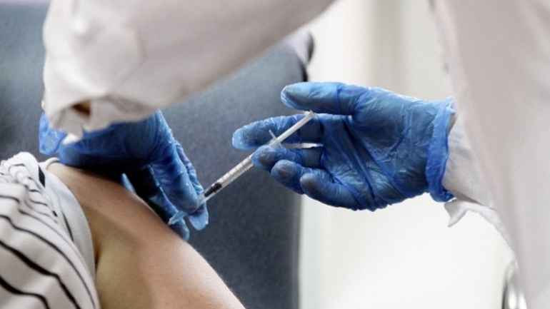 New York Times: O FDA θα δώσει το πράσινο φως για χρήση του εμβολίου της Pfizer για παιδιά 12-15 ετών